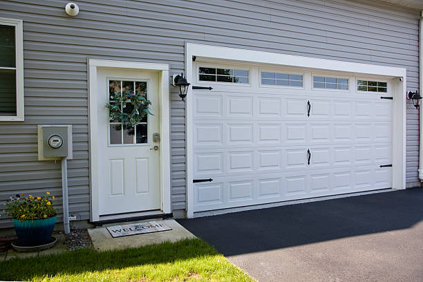 24/7 Emergency Garage Door Panel Replacement experts in New Egypt, NJ